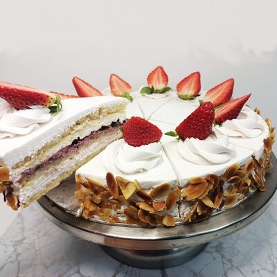 Strawberry Cake 155gm x 10 Slices
