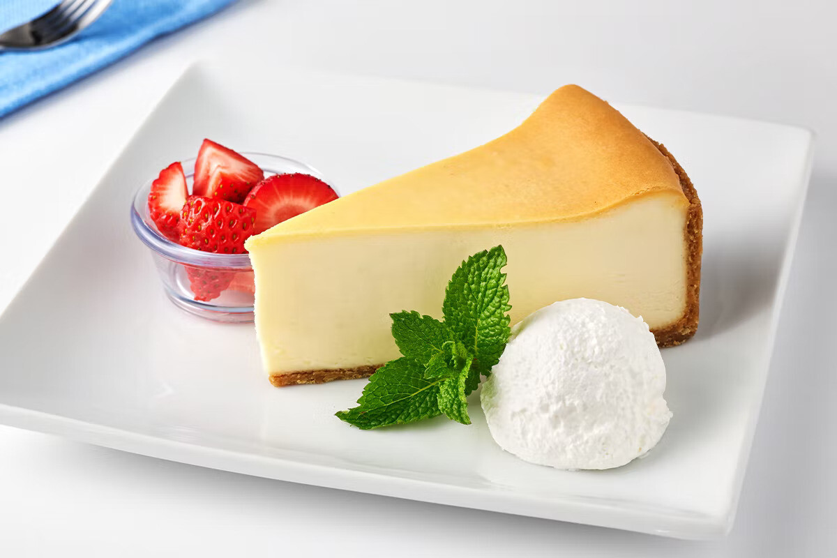Low-Carb Cheesecake with Strawberries - No Sugar  155gm x 10 Slices