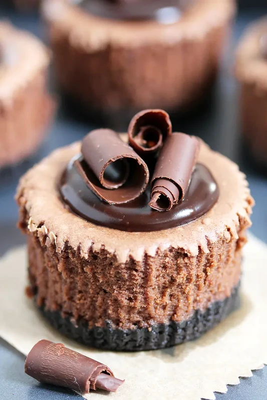 Chocolate Mini Cheesecake with Oreo Crust
