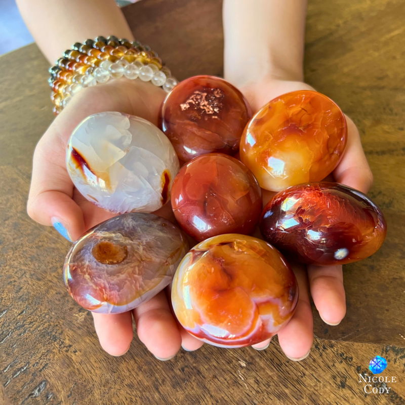 CARNELIAN PALMSTONE