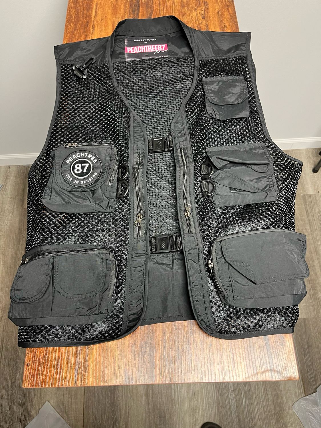 PeachTree87 Black Snap Vest Large