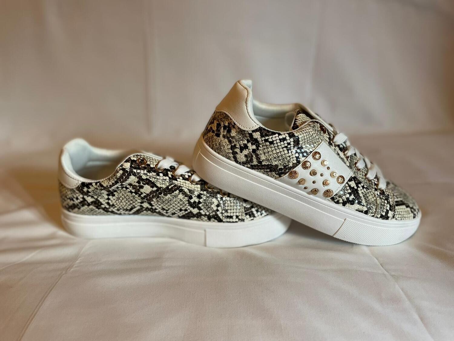Deportivas serpiente talla 39