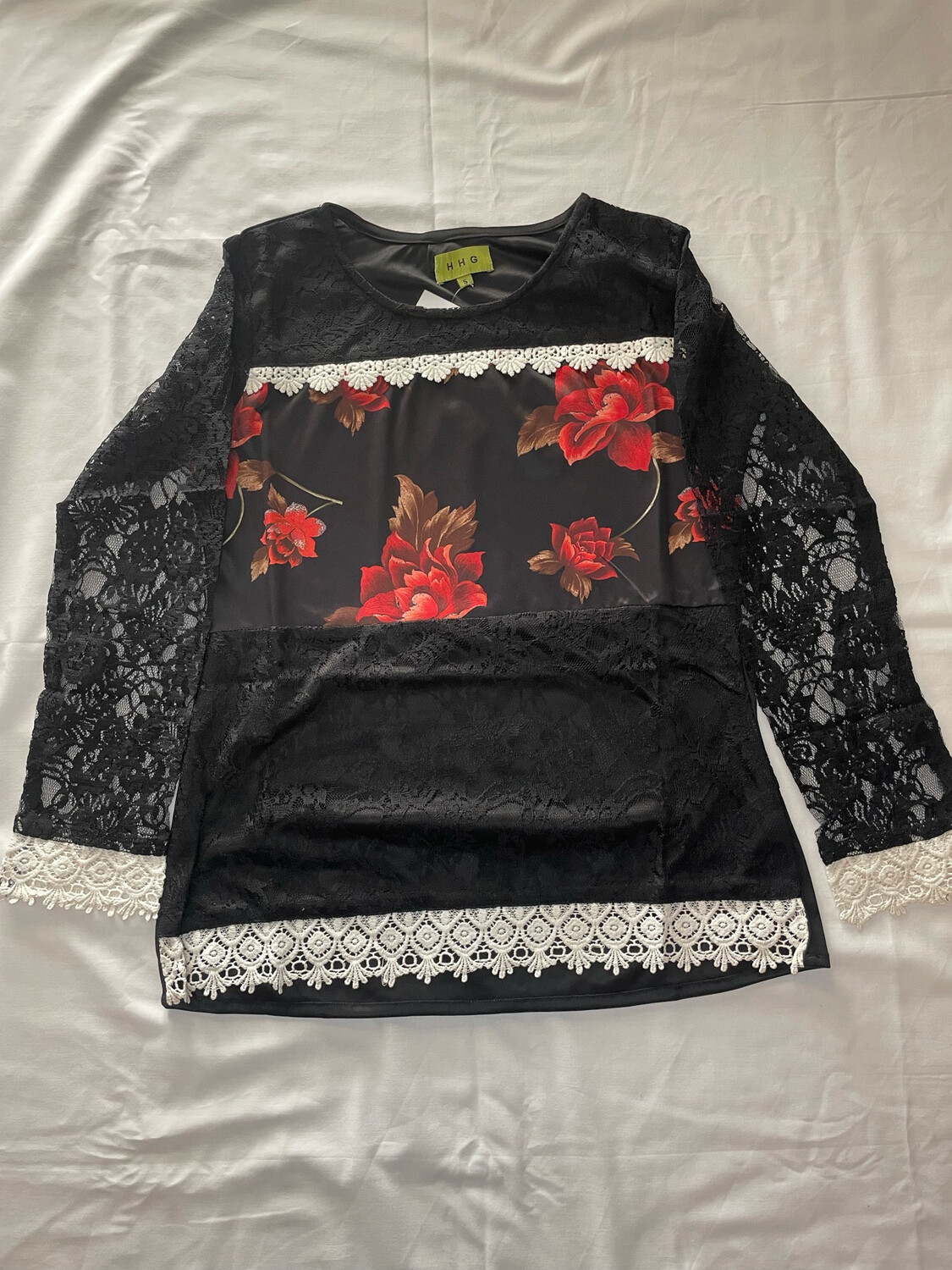 Blusa negra mangas transparentes talla M