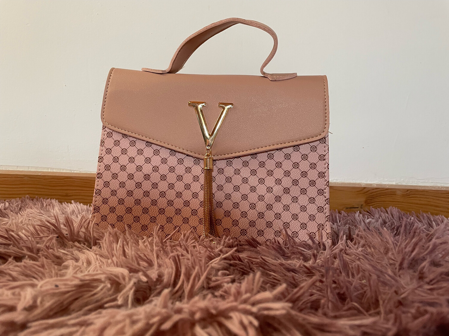 Bolso con correa pequeño