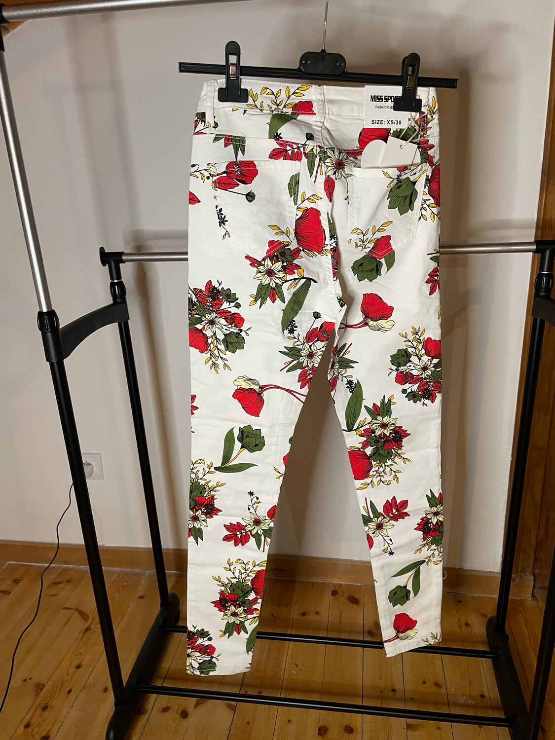 Pantalón blanco con flores S