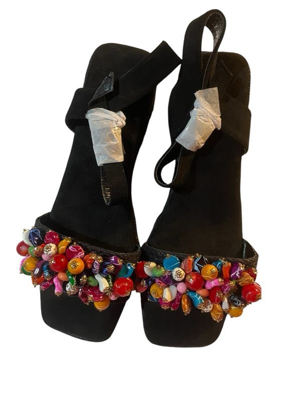 Sandalia negra talla 40