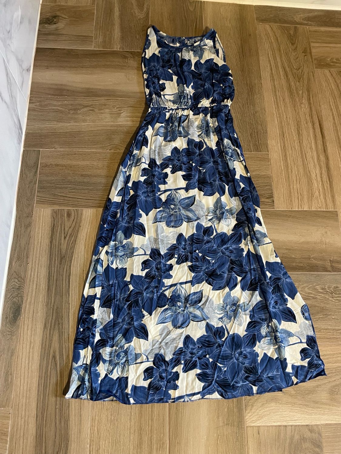 Vestido veraniego azul oscuro