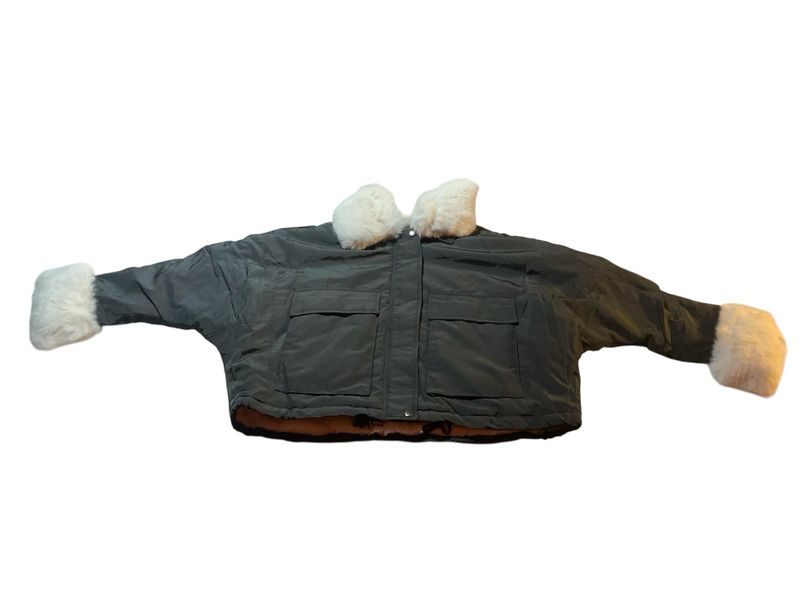 Abrigo III ,talla XL ancho Abrigo III ,talla XL ancho