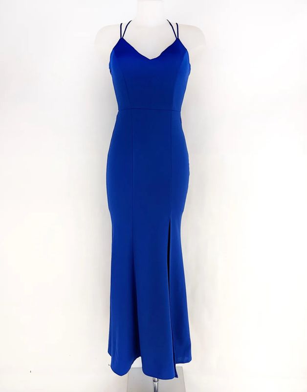 Vestido color blu royal cola