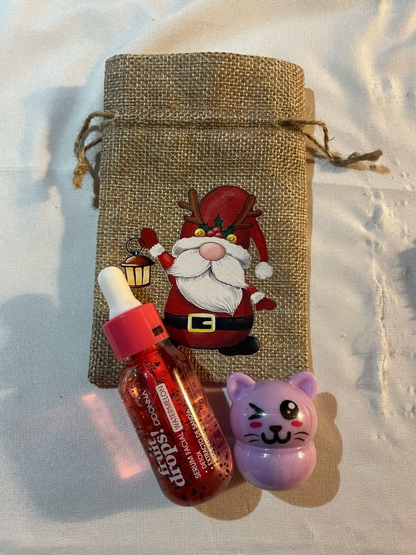 Bolsa al azar con serum facial al azar y bálsamo labial al azar Bolsa al azar con serum facial al azar y bálsamo labial al azar