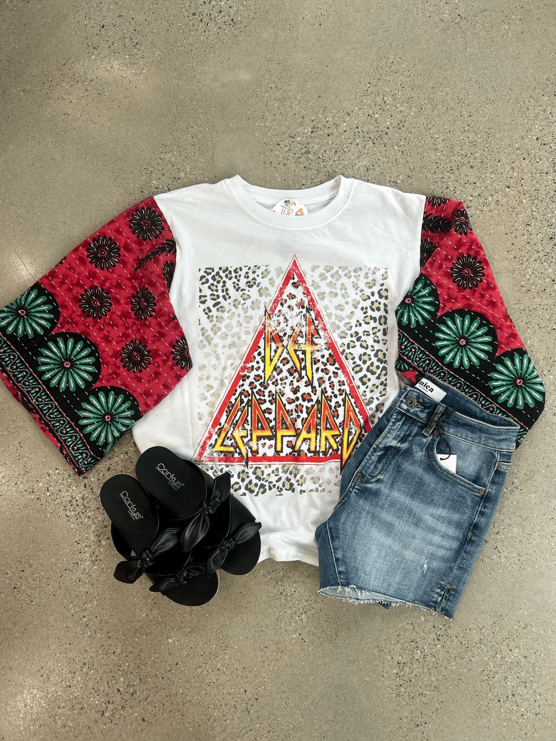 White Def Leppard Tee-Large