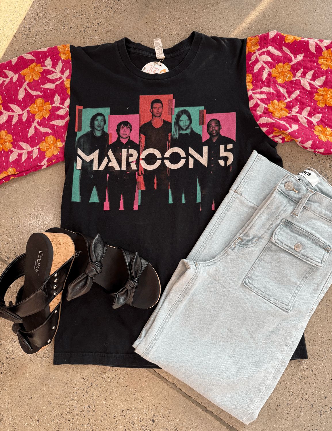 Maroon 5 Tee-Medium