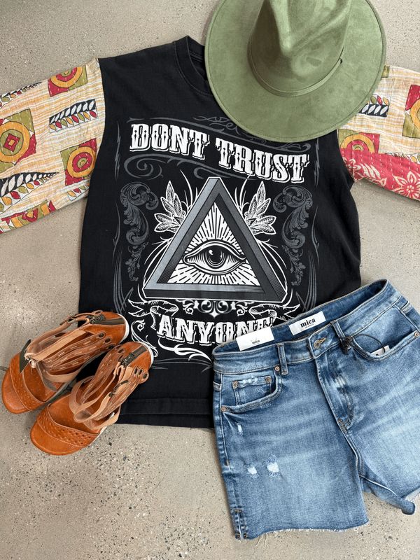 Don&#39;t Trust Anyone Tee-Large
