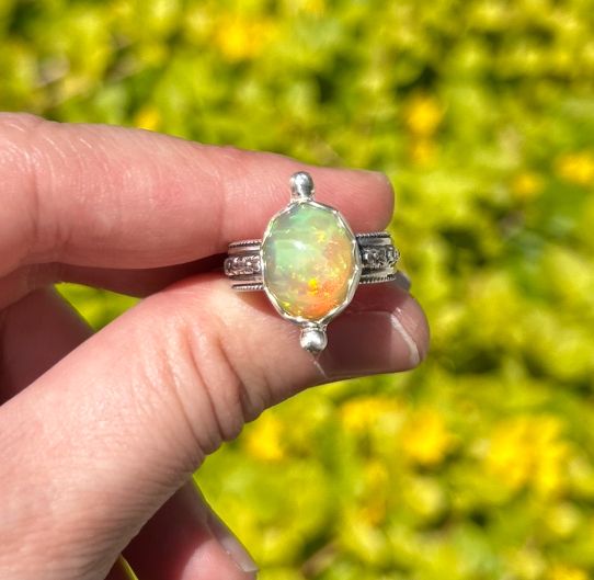 Ethiopian Opal Ring sz. 6.5
