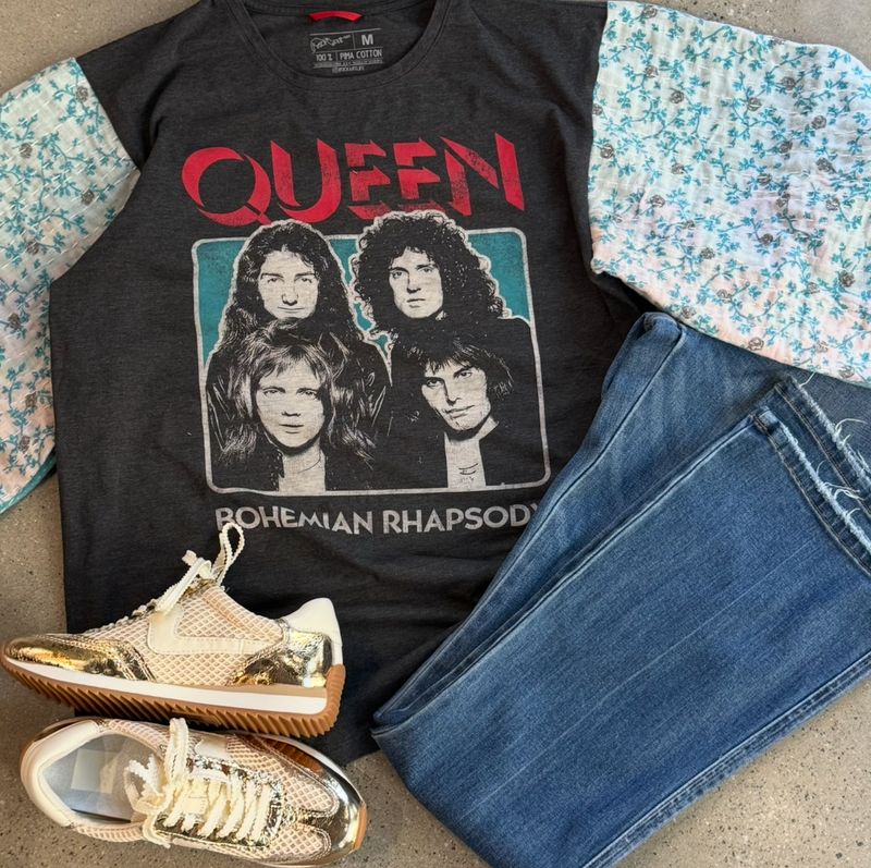 Queen Tee - Medium