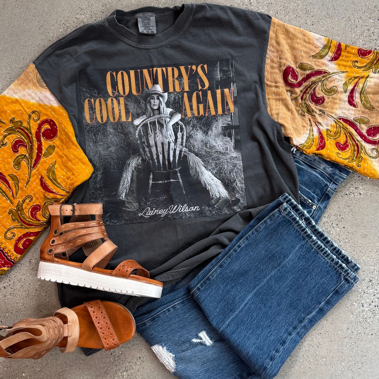 Lainey Wilson Tee - XL