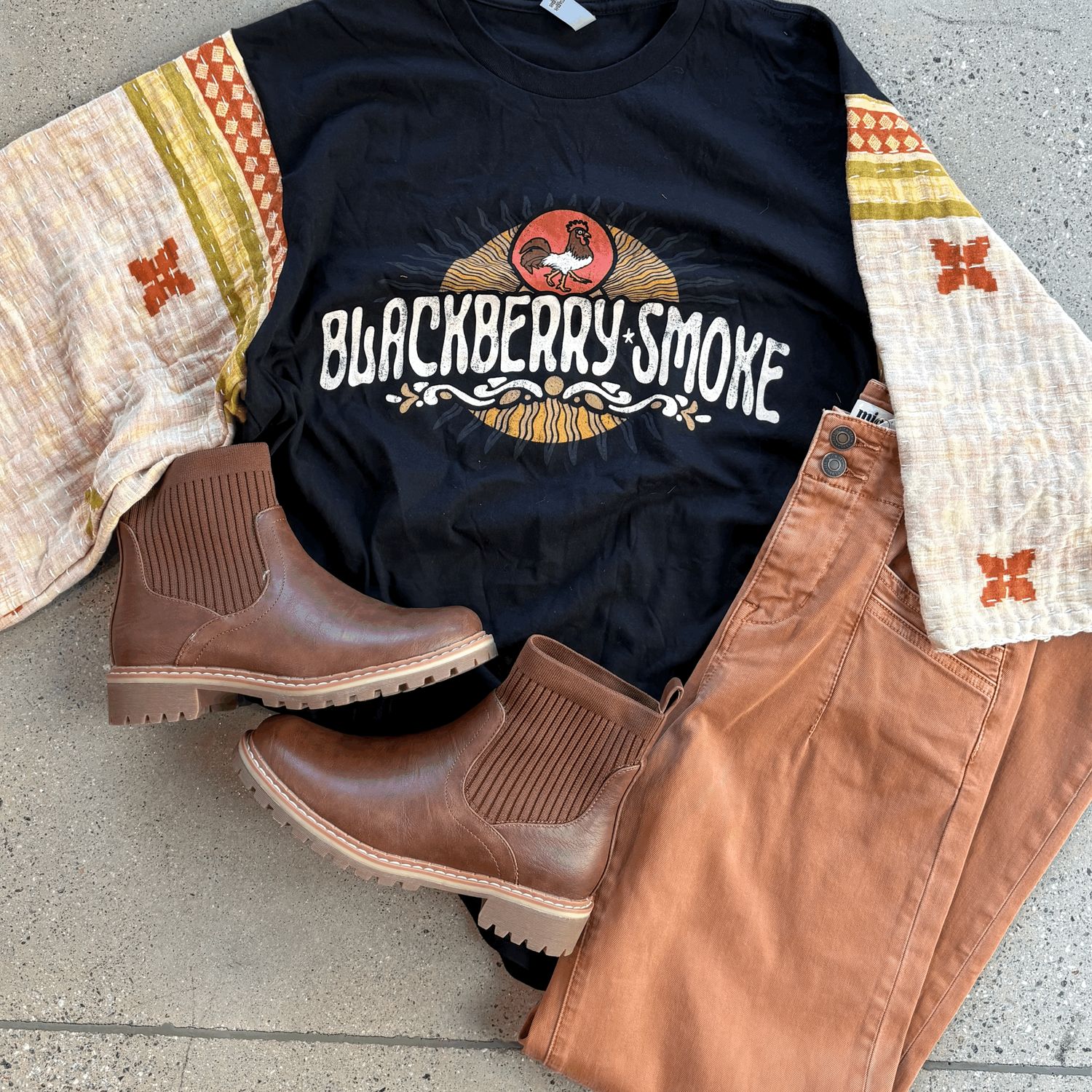 Blackberry Smoke Tee - L