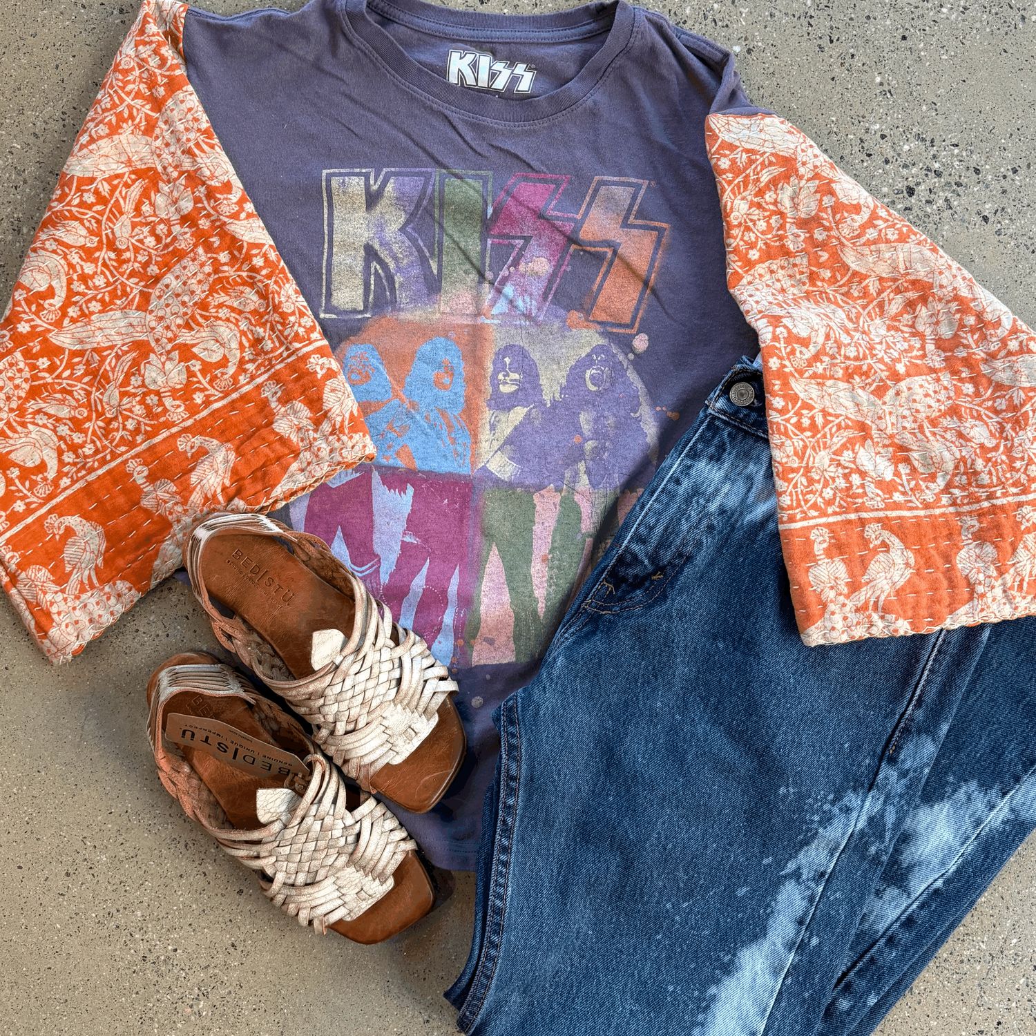 Purple Kiss Tee - M