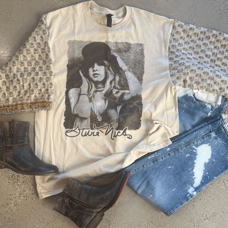 Stevie Top Hat Tee - L