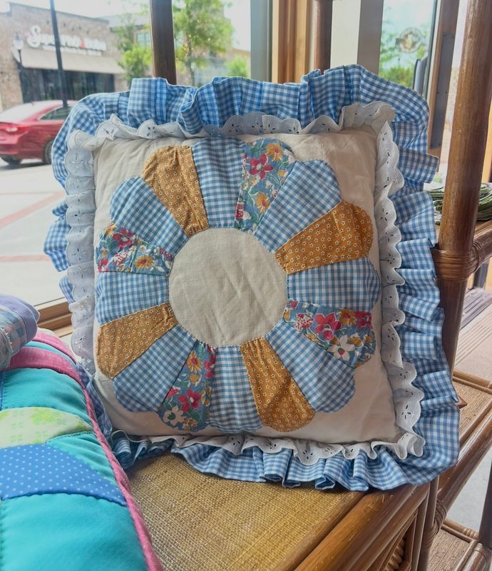 Dresden Plate Pillow A