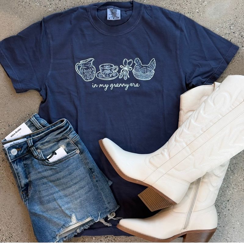 Granny Era Tee