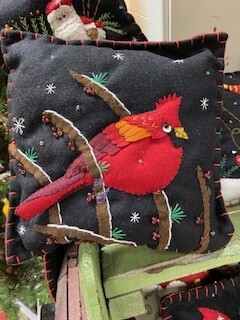 Pillow Cardinal on Black