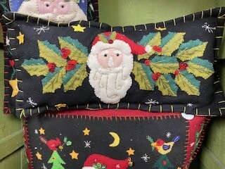 Pillow Santa with Leaves