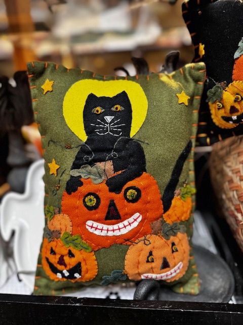 Felt Black Cat with Pumpkins