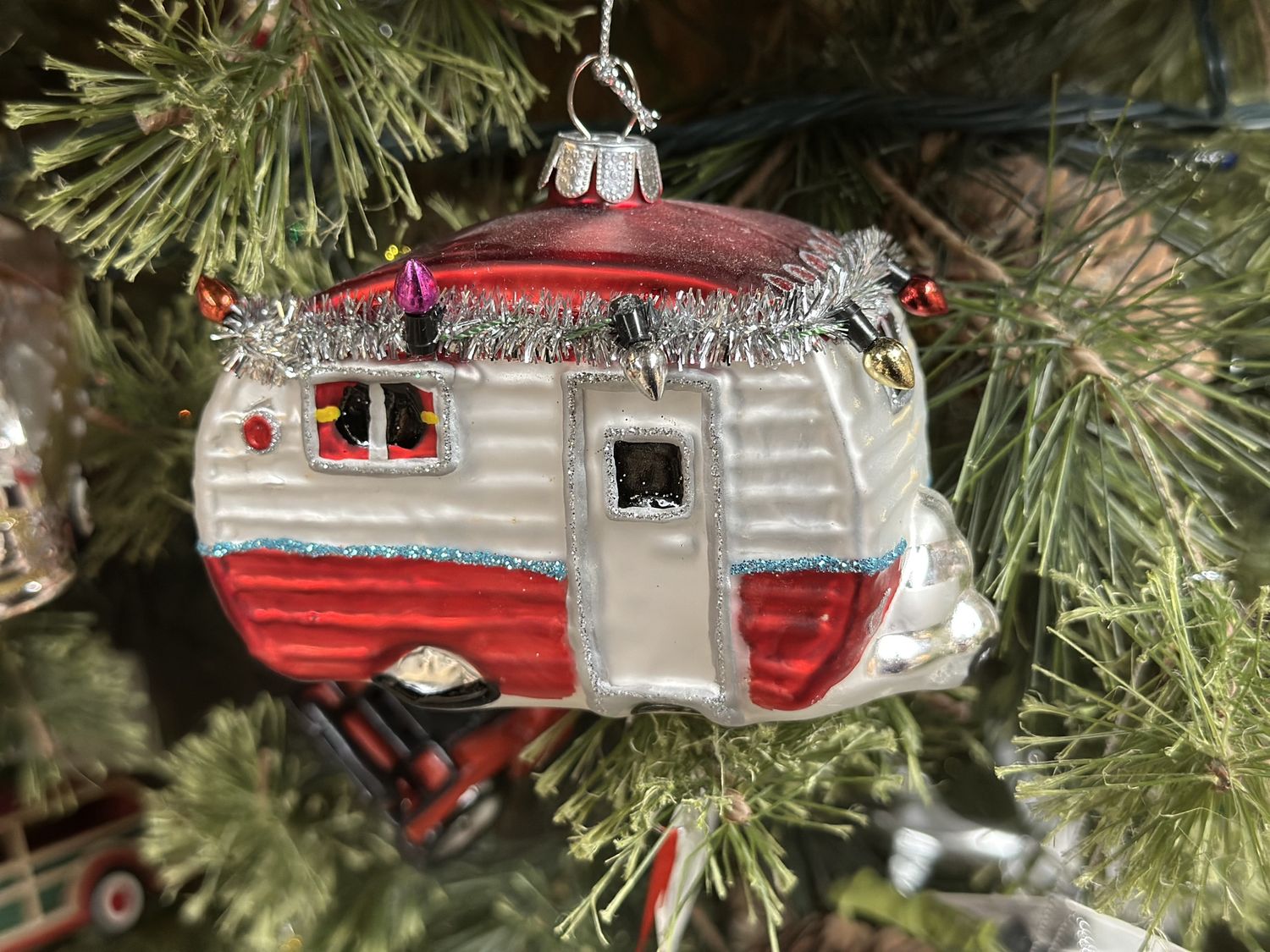 Glass Travel Camper w/  Lights Ornament