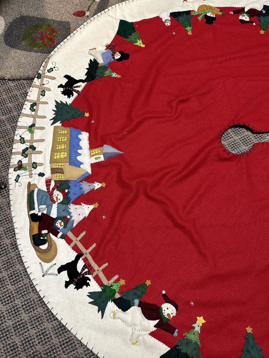 Tree Skirt Red Felt w/ Snowmen appliqué