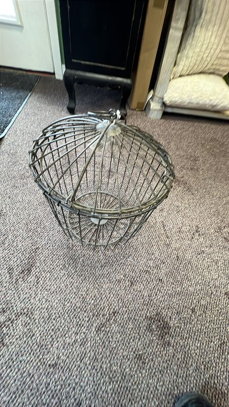 Cage Style Wire Basket - with Lid