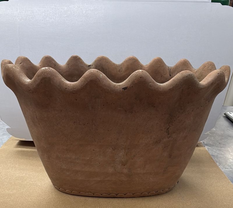 Scalloped Edge Clay Pot - Oval