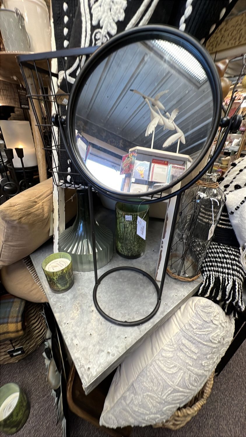 Tabletop Swiveling Mirror