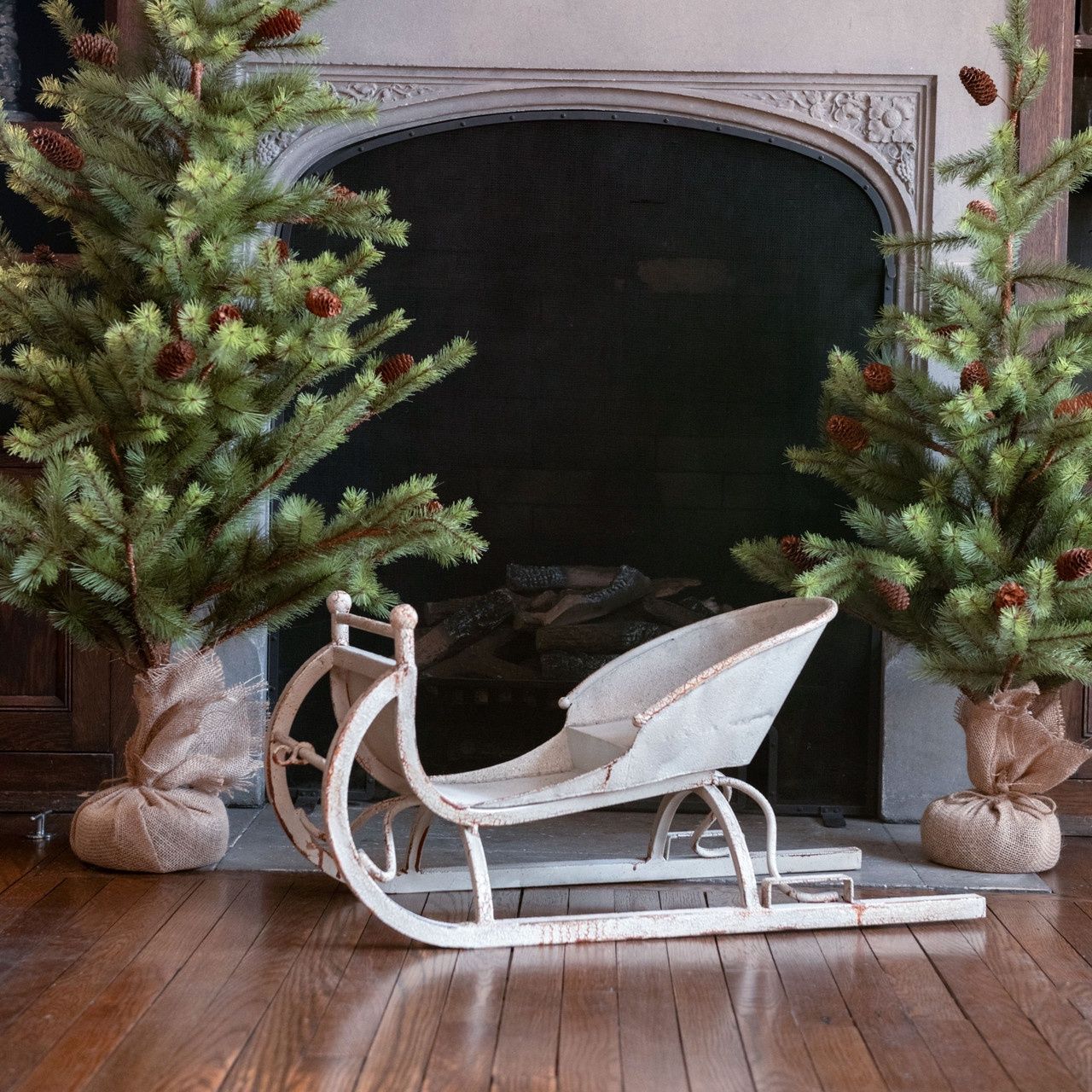 Distressed Metal Sleigh 33.5&quot; Cream