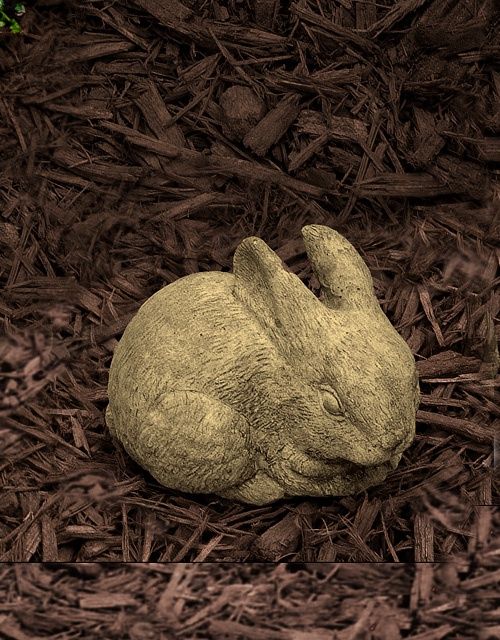 Crouching Bunny for the Garden = Concrete