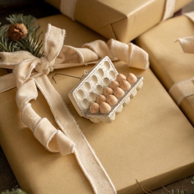 Ornament Farmstead Egg Carton