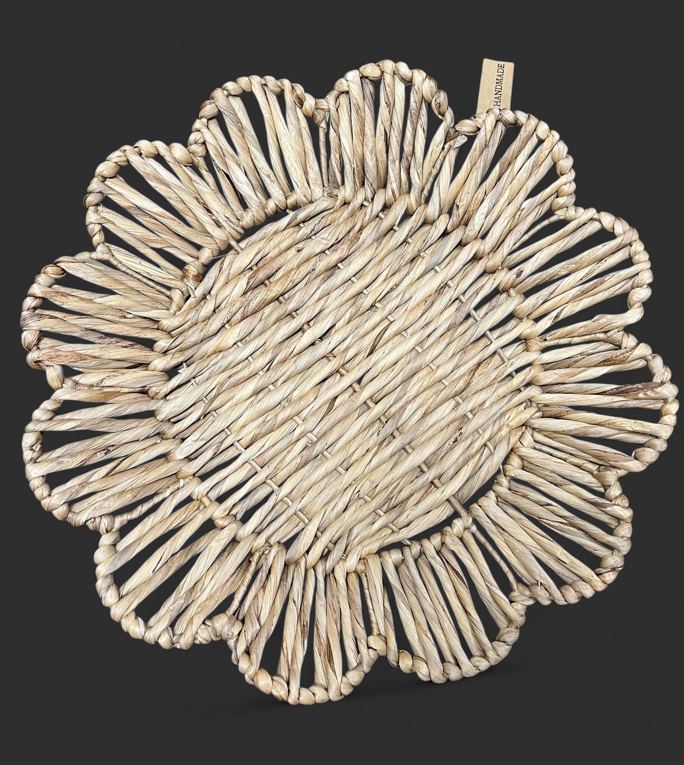 Flat Scalloped-Edge Basket