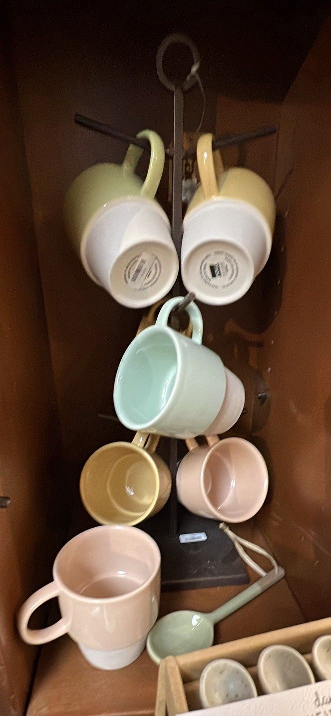 Mug Tree - Bronze Metal