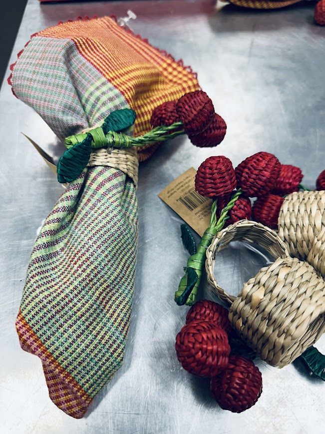 Set of 4 - Woven Cherry Napkin rings