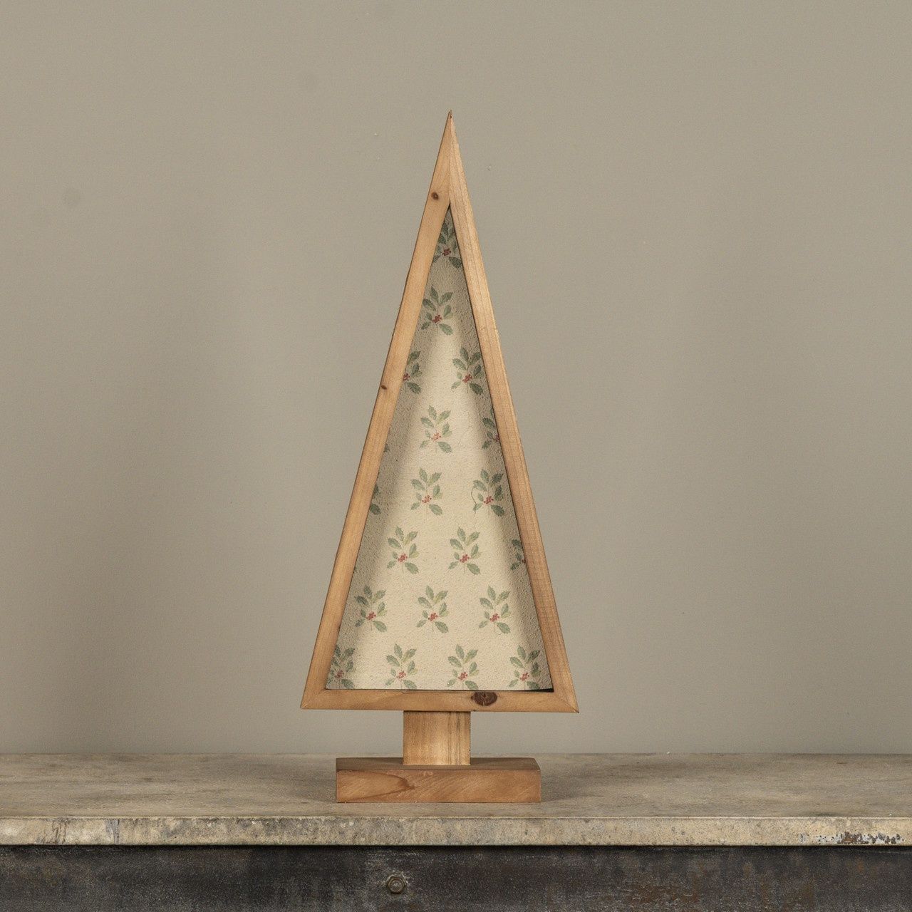 20" FRAMED HOLLY WALLPAPER TREE