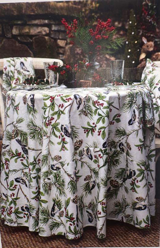 Ivory Chickadee Round Table Cloth