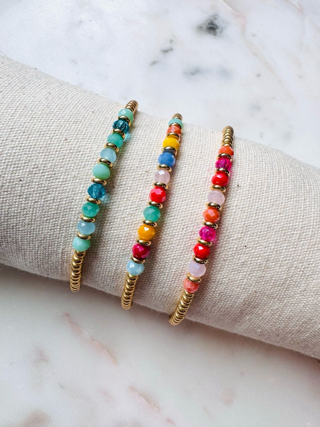 Armband April