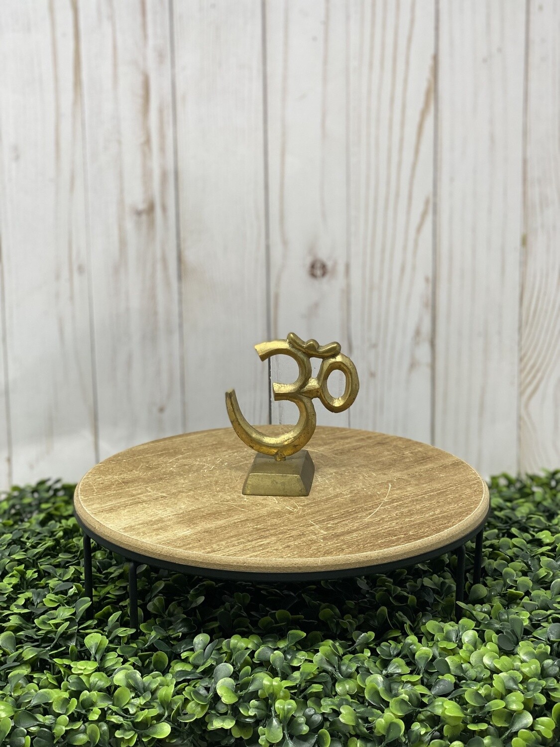 OM Gold Stand