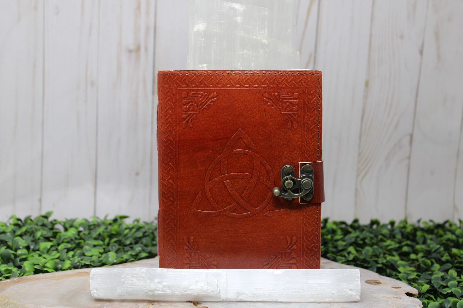 Journal Triquetra