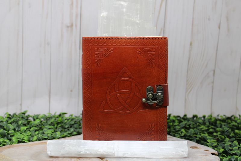 Journal Triquetra
