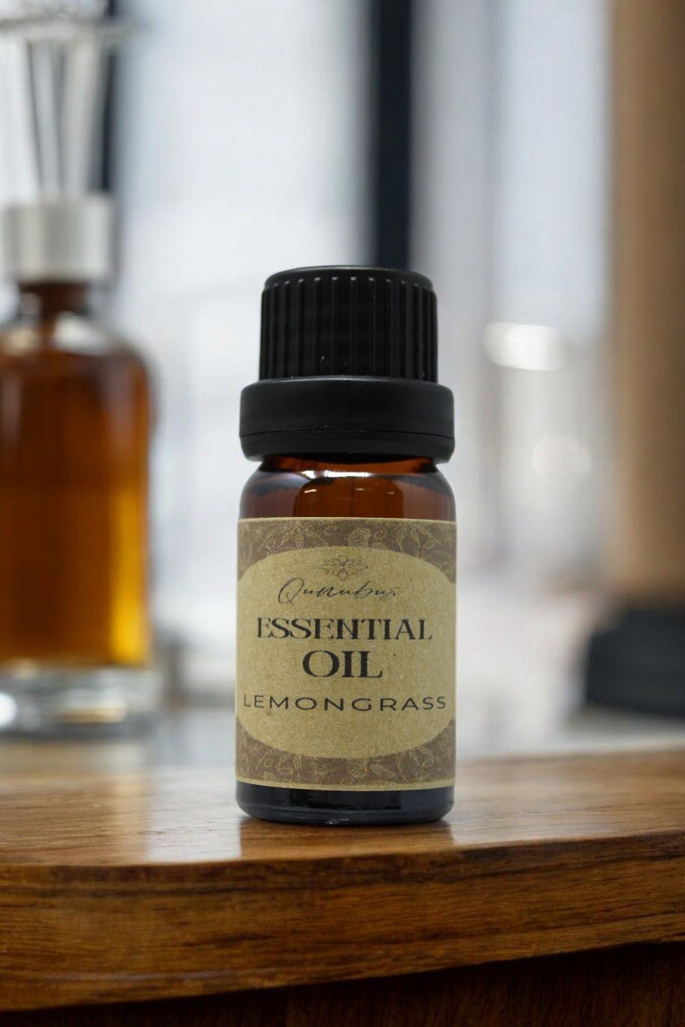 Qunubus Essential Oils, Scent: Lemongrass