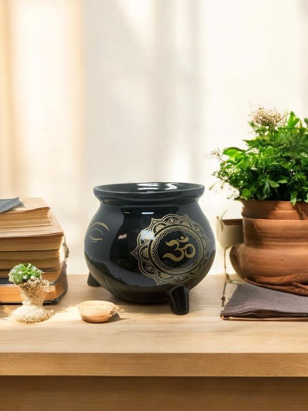 OM Ceramic Cauldron