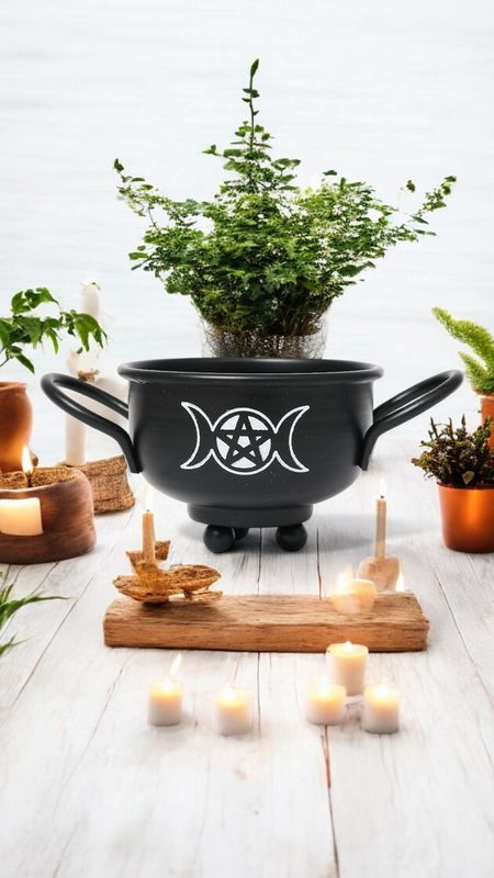 Metal Cauldron 5&quot; Triple Moon