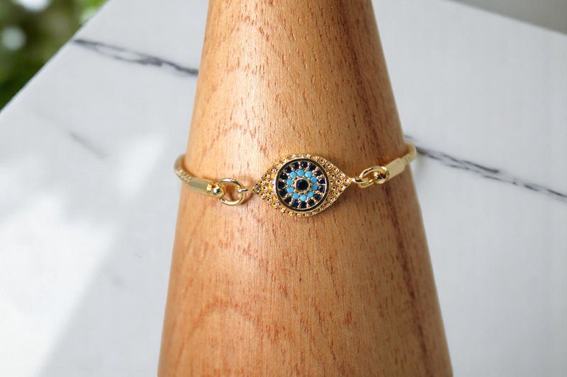 Oval Gold Evil Eye Bracelet