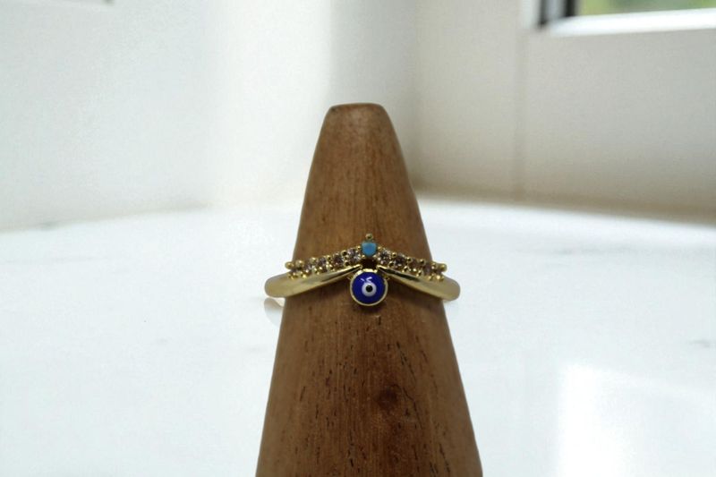 V Dip Rhinestone Evil Eye Ring